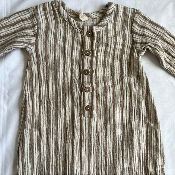 Quincy Mae Woven Long Sleeve Jumpsuit in Fern Stripe Size 0-3 Months - Picture 5 of 16